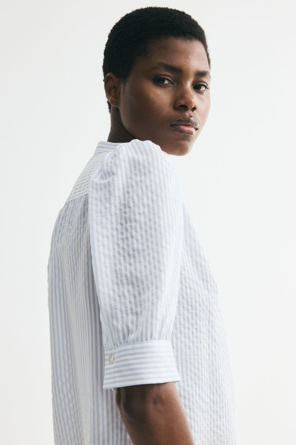 Blusa con mangas abullonadas - H&m фото 5