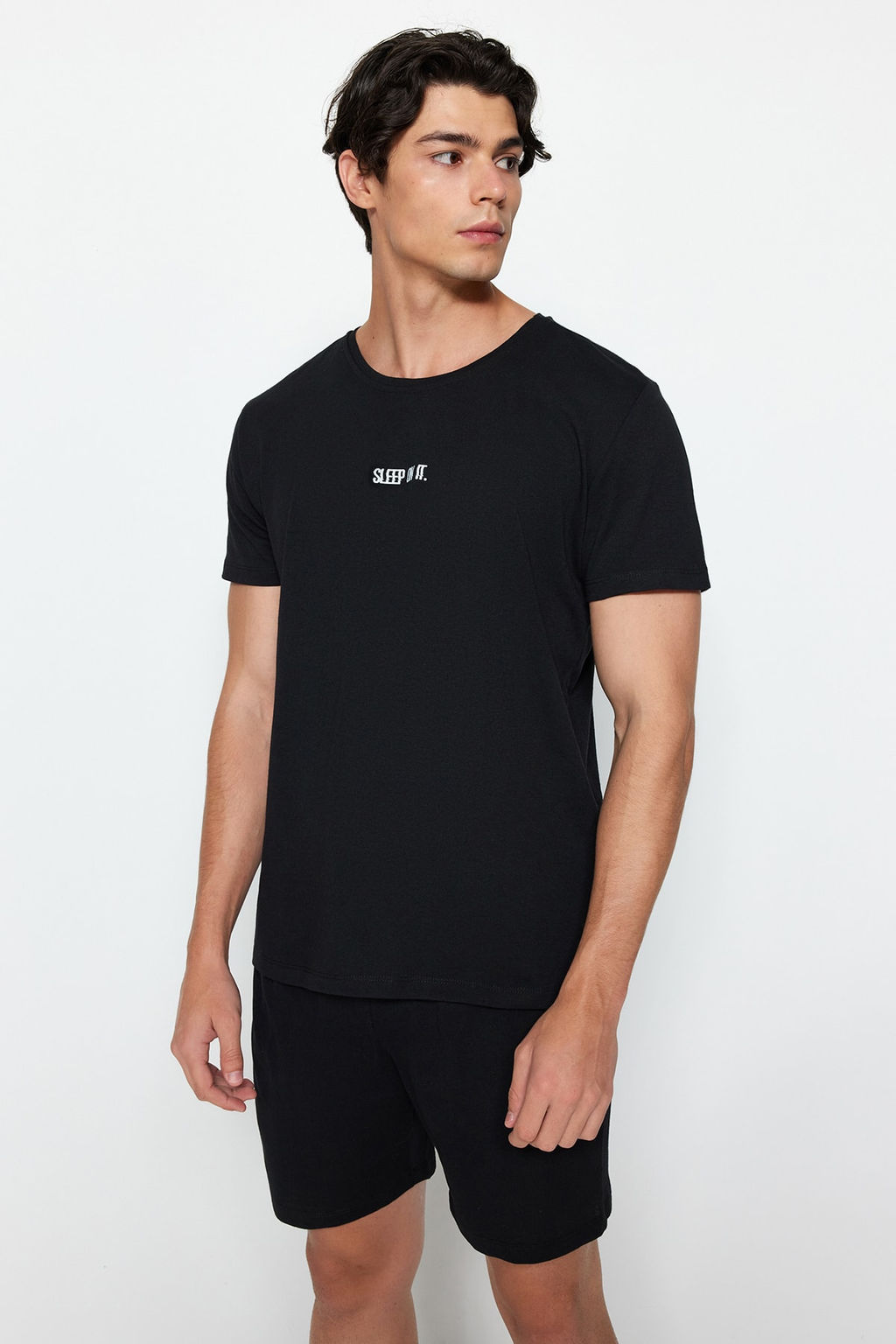 TRENDYOL MAN Siyah Regular Fit Orme Sortlu Pijama Tak?m? TMNSS23PT00038