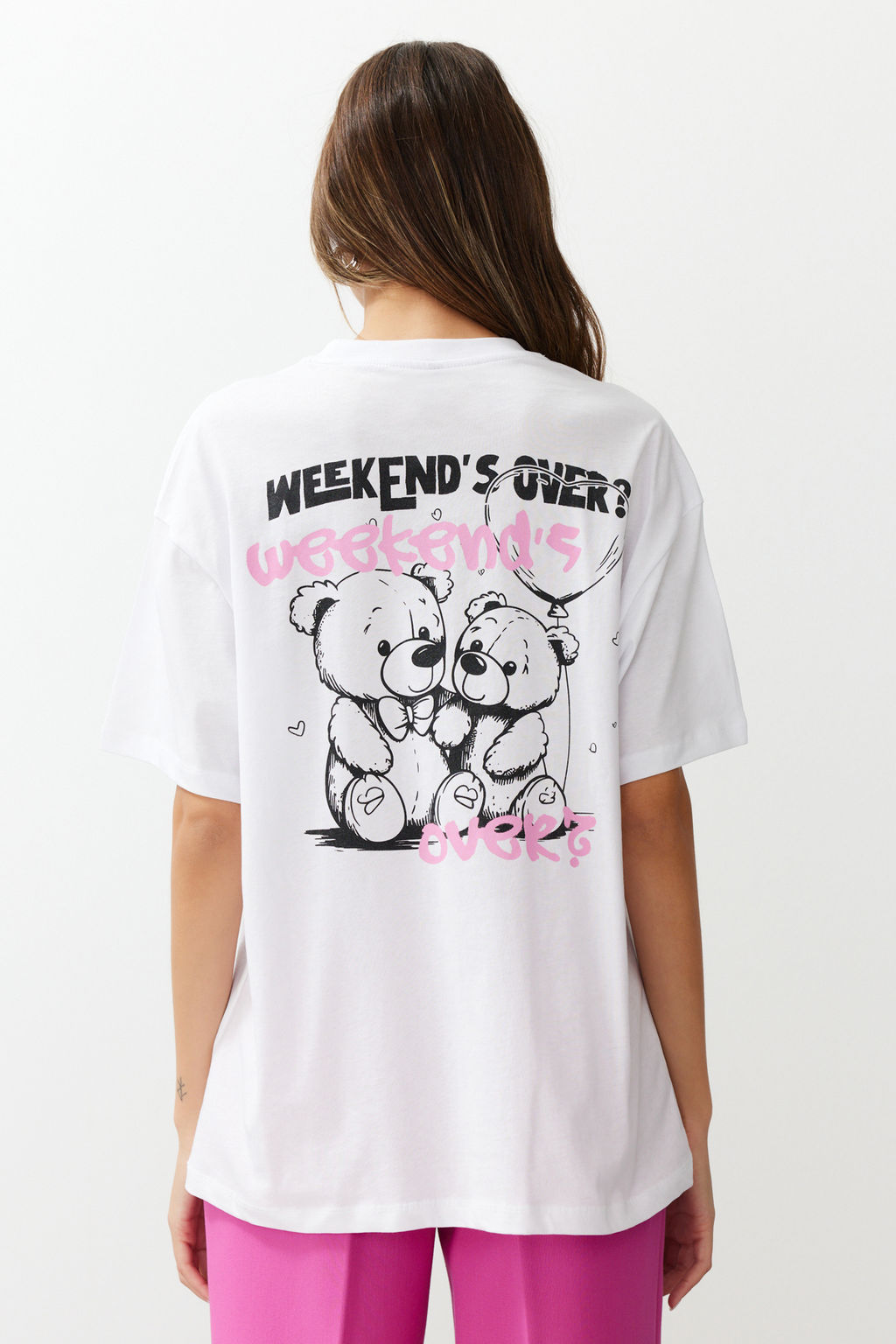 TRENDYOLMILLA Beyaz %100 Pamuk Ay?c?k Bask?l? Oversize/Genis Kal?p K?sa Kollu Orme T-Shirt TWOSS24TS00173 фото 6