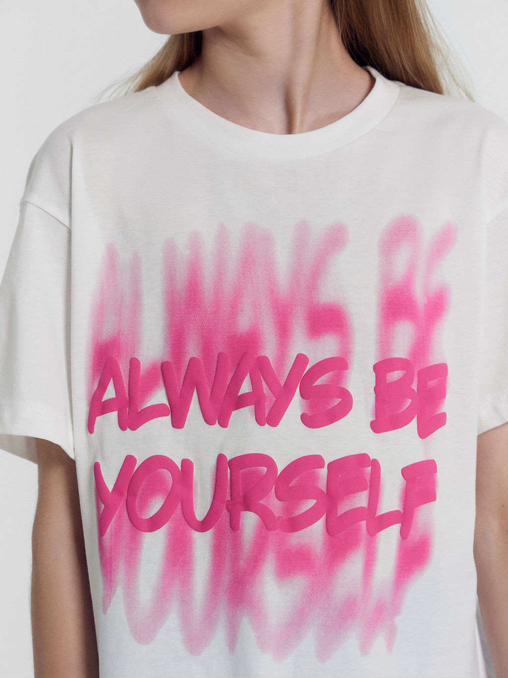 Футболка для девочек белая с надписью Always be yourself - Mark formelle фото 5