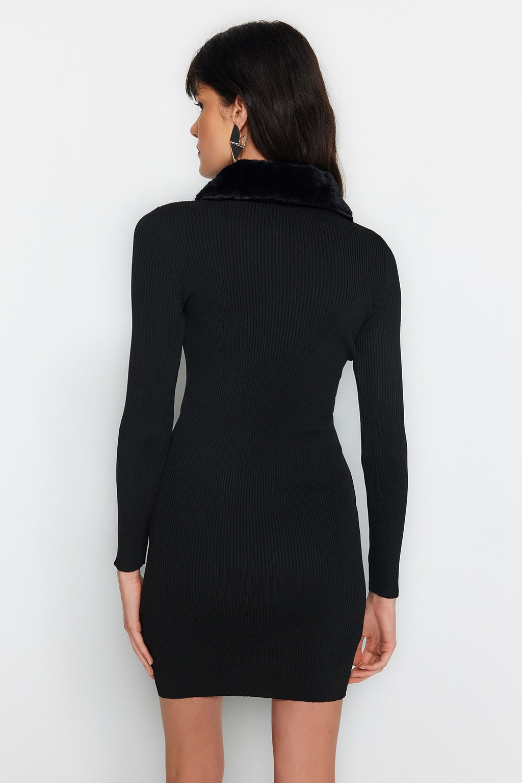 TRENDYOLMILLA Siyah Mini Triko Suni Kurk Detayl? Elbise TWOAW24EL00022 фото 6