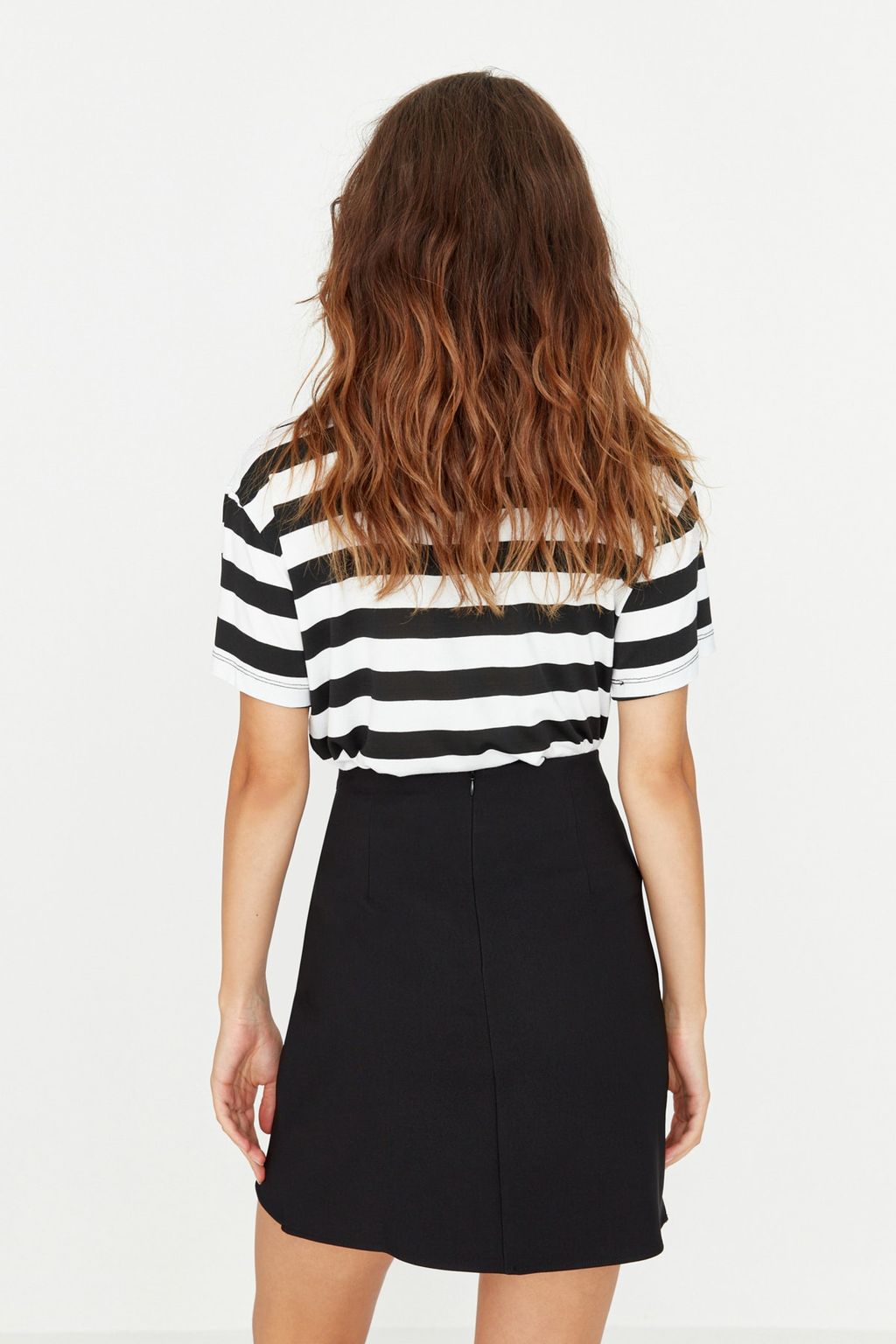 TRENDYOLMILLA Koyu Kahverengi Buzgu Detayl? Kruvaze Mini Dokuma Etek TWOAW20ET0094  фото 5