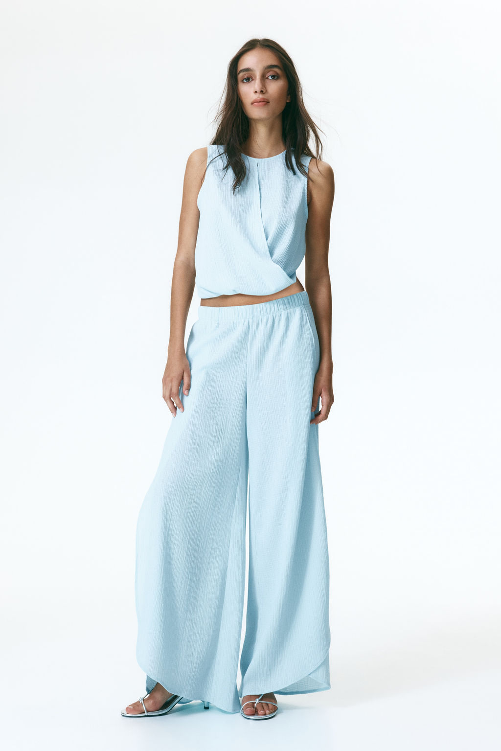 Top efecto arrugado con detalle cruzado - H&m фото 4