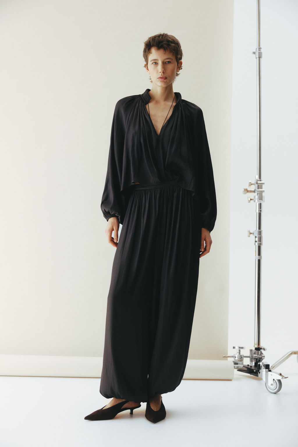 Blusa oversize con escote en V - H&m фото 7
