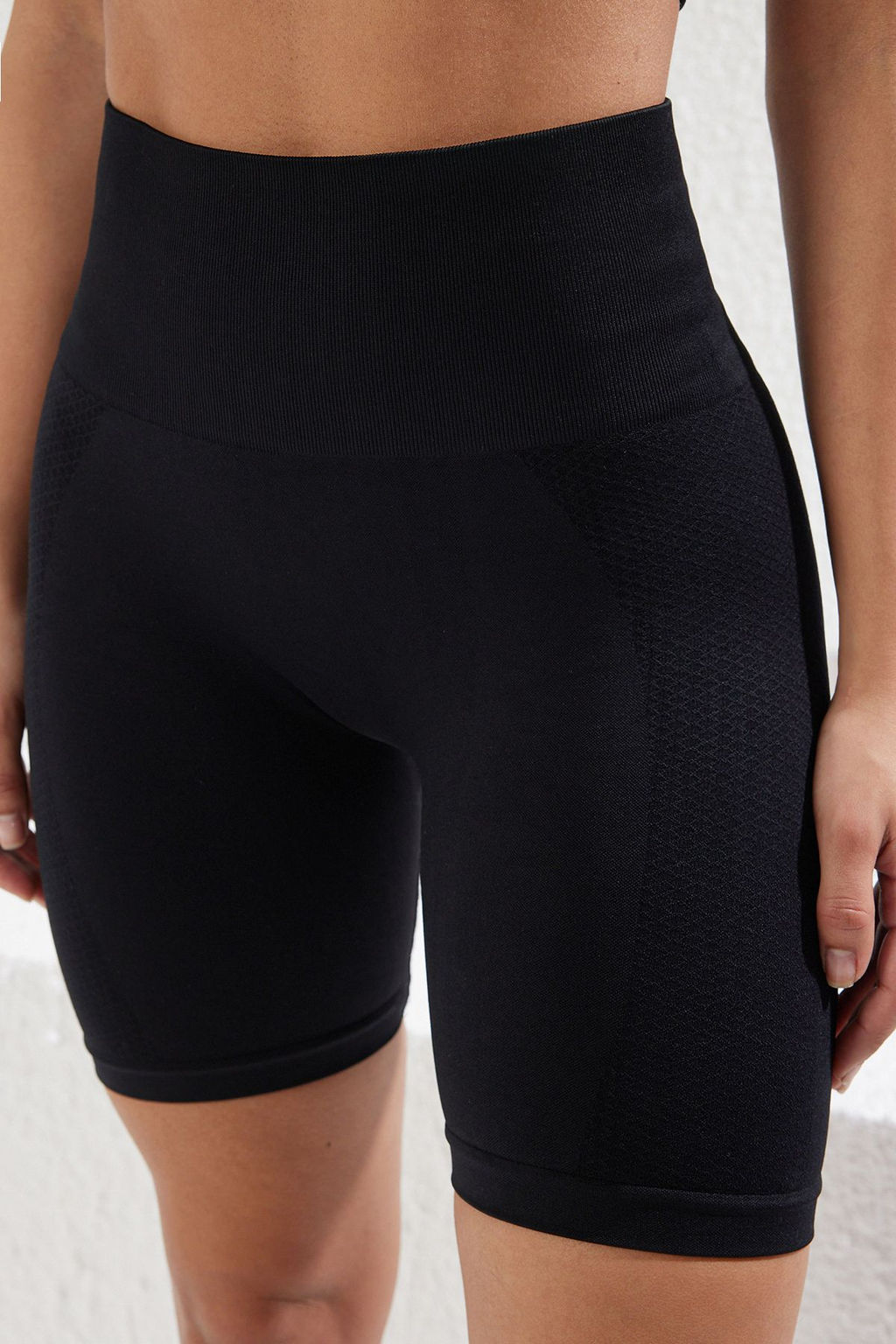 TRENDYOLMILLA Siyah Seamless/Dikissiz Orme Spor Sort/K?sa Tayt THMSS25TY00010  фото 3
