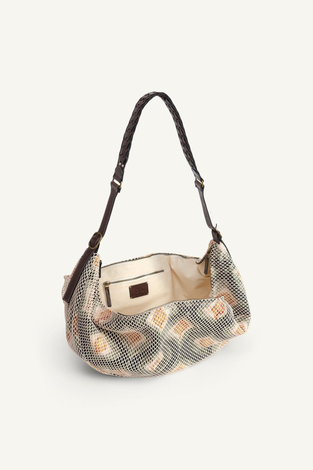 LIMITED EDITION FABRIC SHOULDER BAG - Zara фото 4