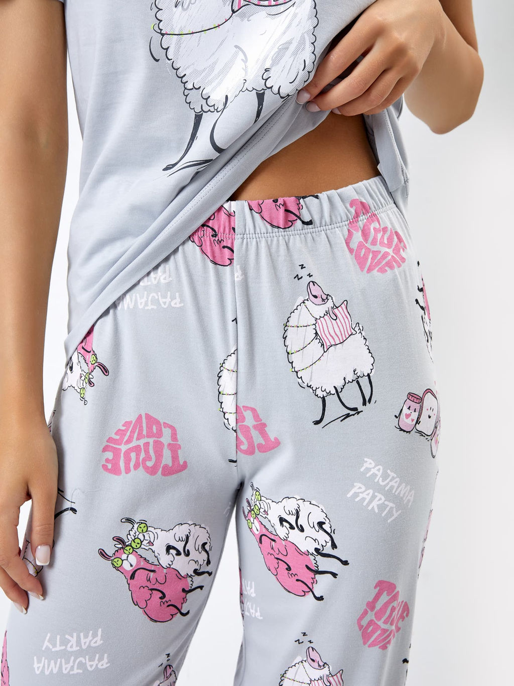 Комплект женский (футболка, брюки) в сером цвете с рисунком в виде лам - Mark formelle фото 5