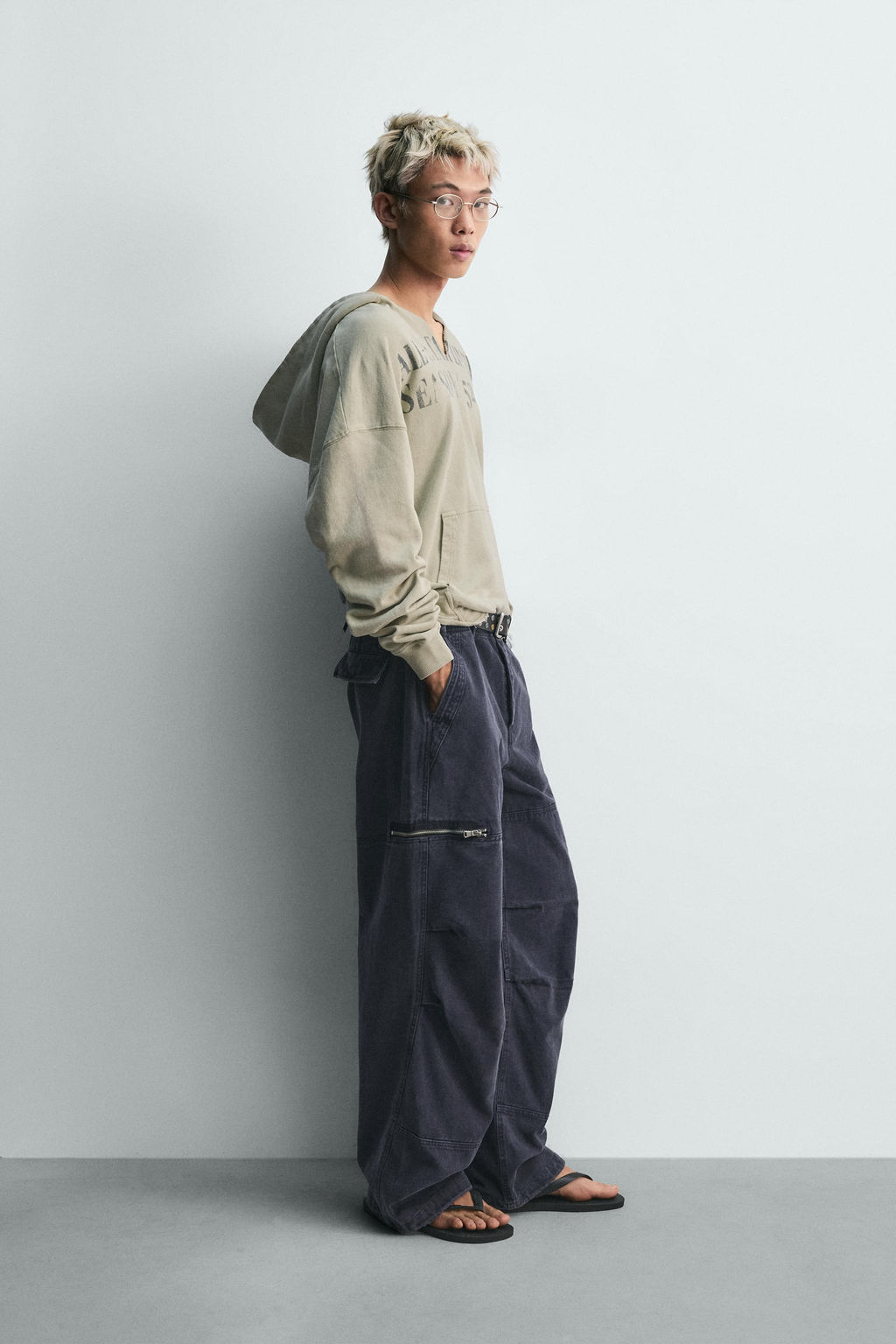 PANTAL?N CARGO PARACHUTE / Gris antracita - Zara фото 4