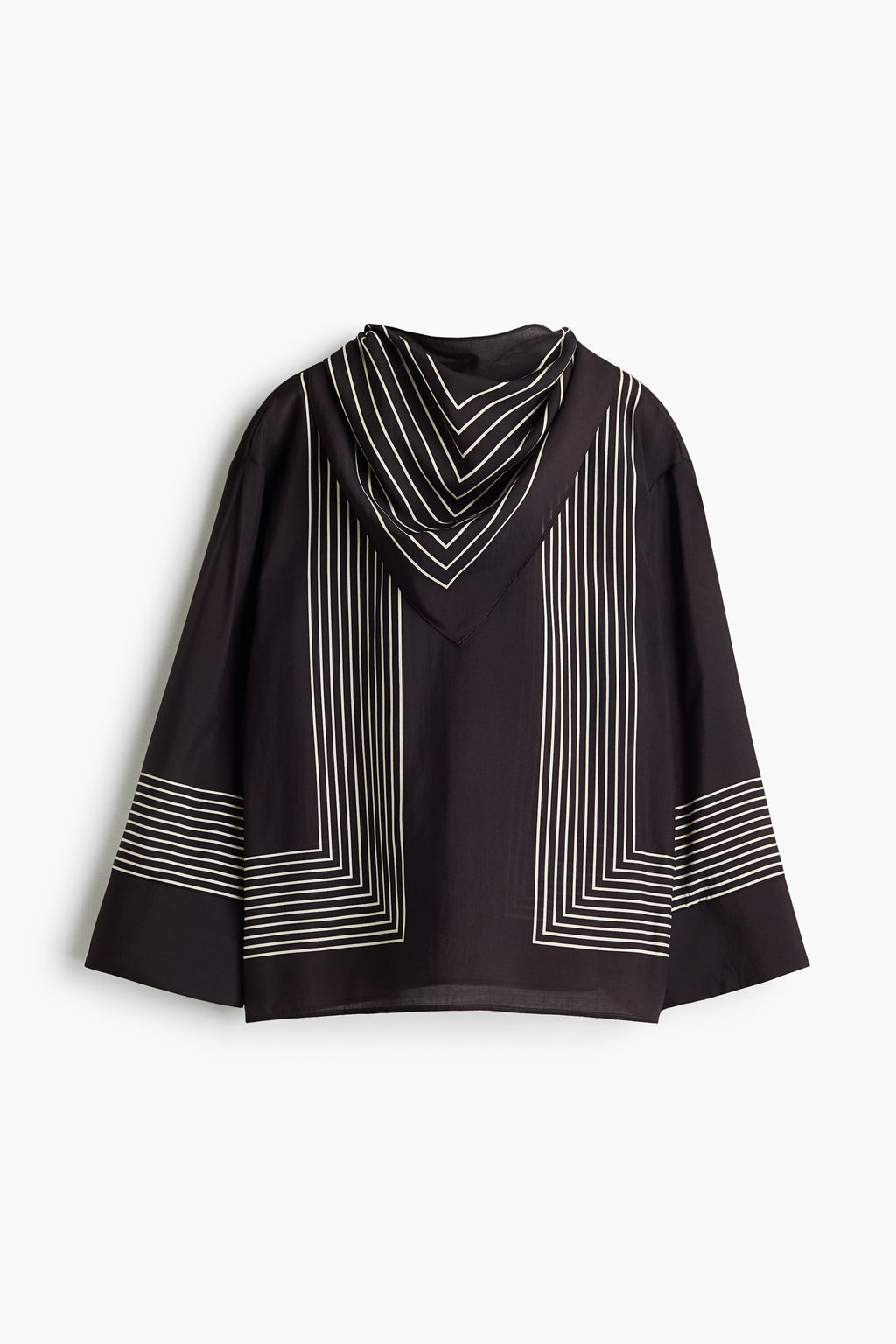Blusa con pa?uelo decorativo