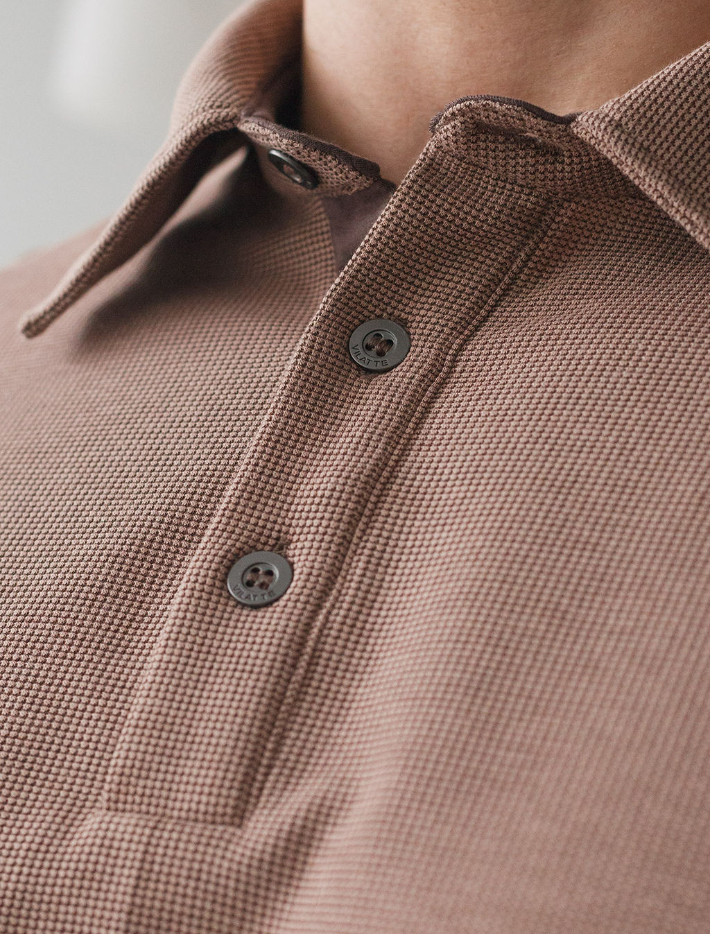 Футболка-поло из фактурного трикотажа - Vilatte фото 2