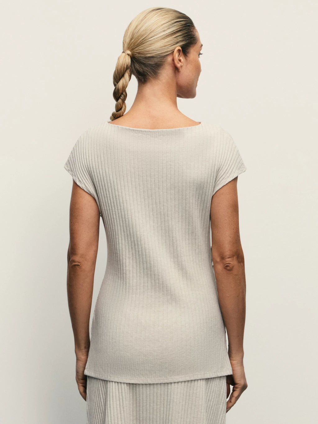 Топ со спущенным плечом и сборками / Zarina  фото 5