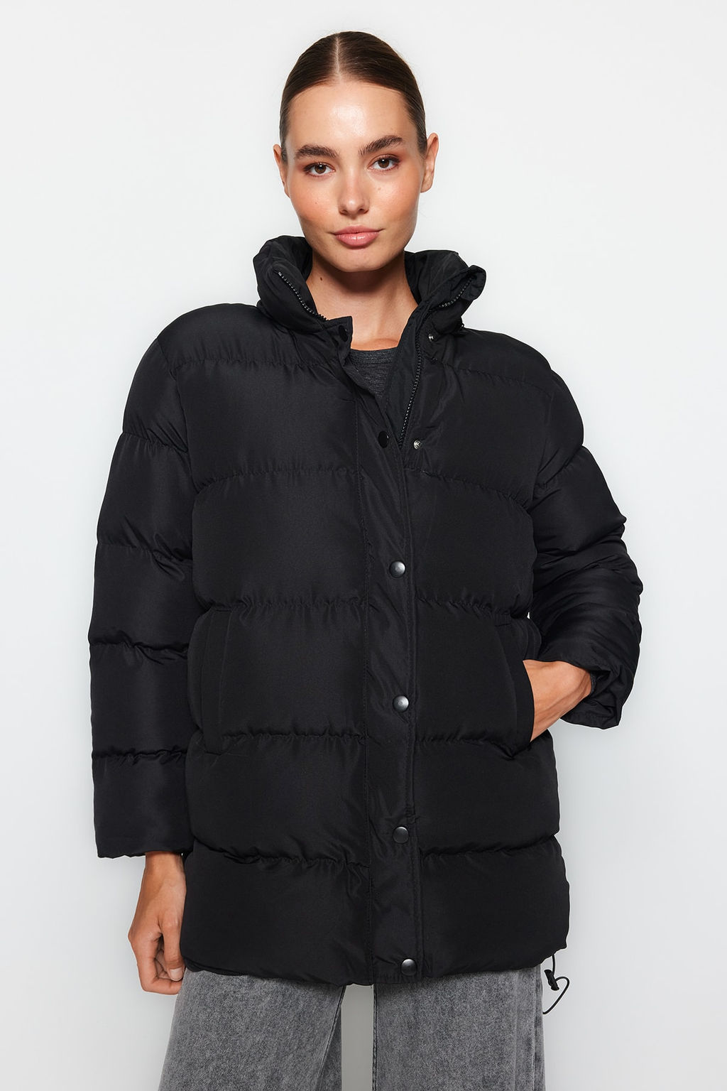 TRENDYOLMILLA Siyah Kapusonlu Su Itici Sisme Mont TWOAW24MO00184  фото 6