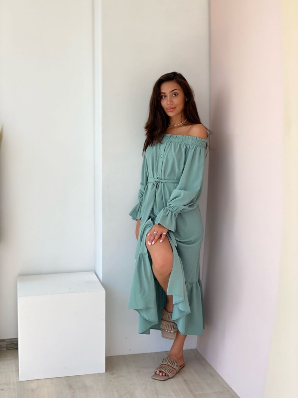 Платье с открытыми плечами фисташковое - Martichelli фото 2