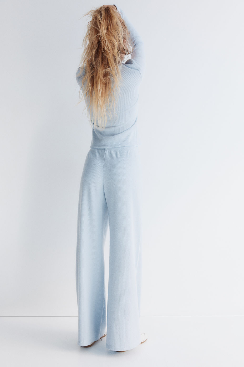 Pantal?n gofrado con cord?n de ajuste - H&m фото 6