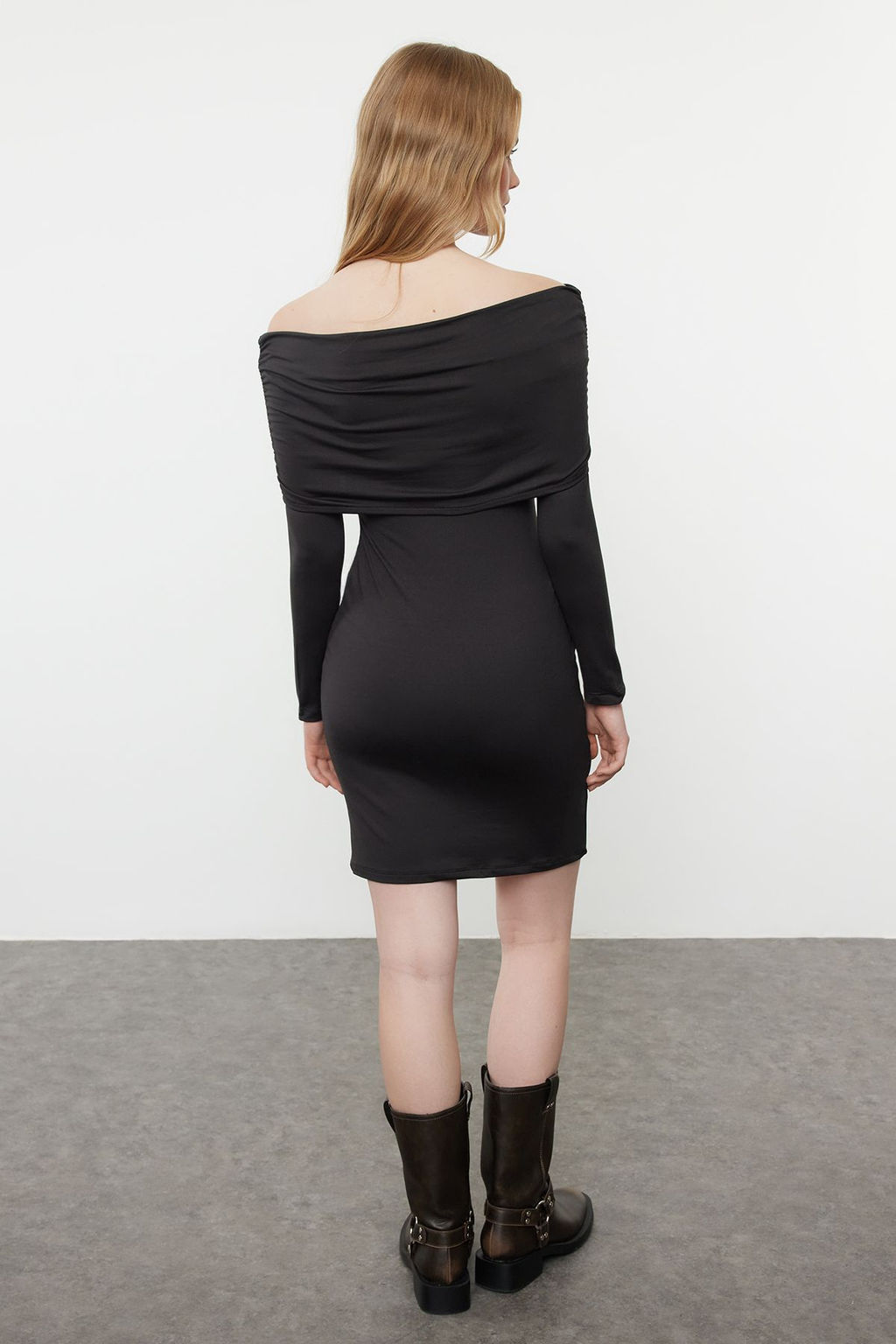 Siyah Soft Touch/Yumusak Kumasl? Fitted/Vucuda Oturan Carmen Yaka Esnek Orme Elbise TWOAW25EL00213 - Trendyolmilla фото 5