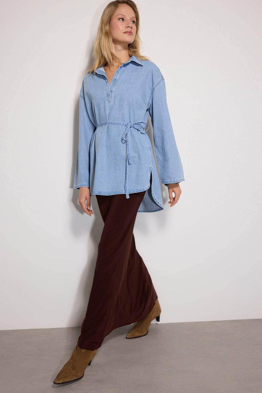 TRENDYOLMILLA Koyu Mavi Oversize Baglamal? Denim Gomlek TWOAW25GO00082  фото 19