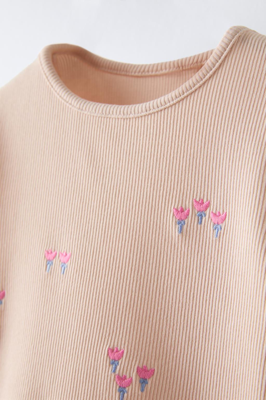 RIBBED T-SHIRT WITH EMBROIDERY - Zara фото 6