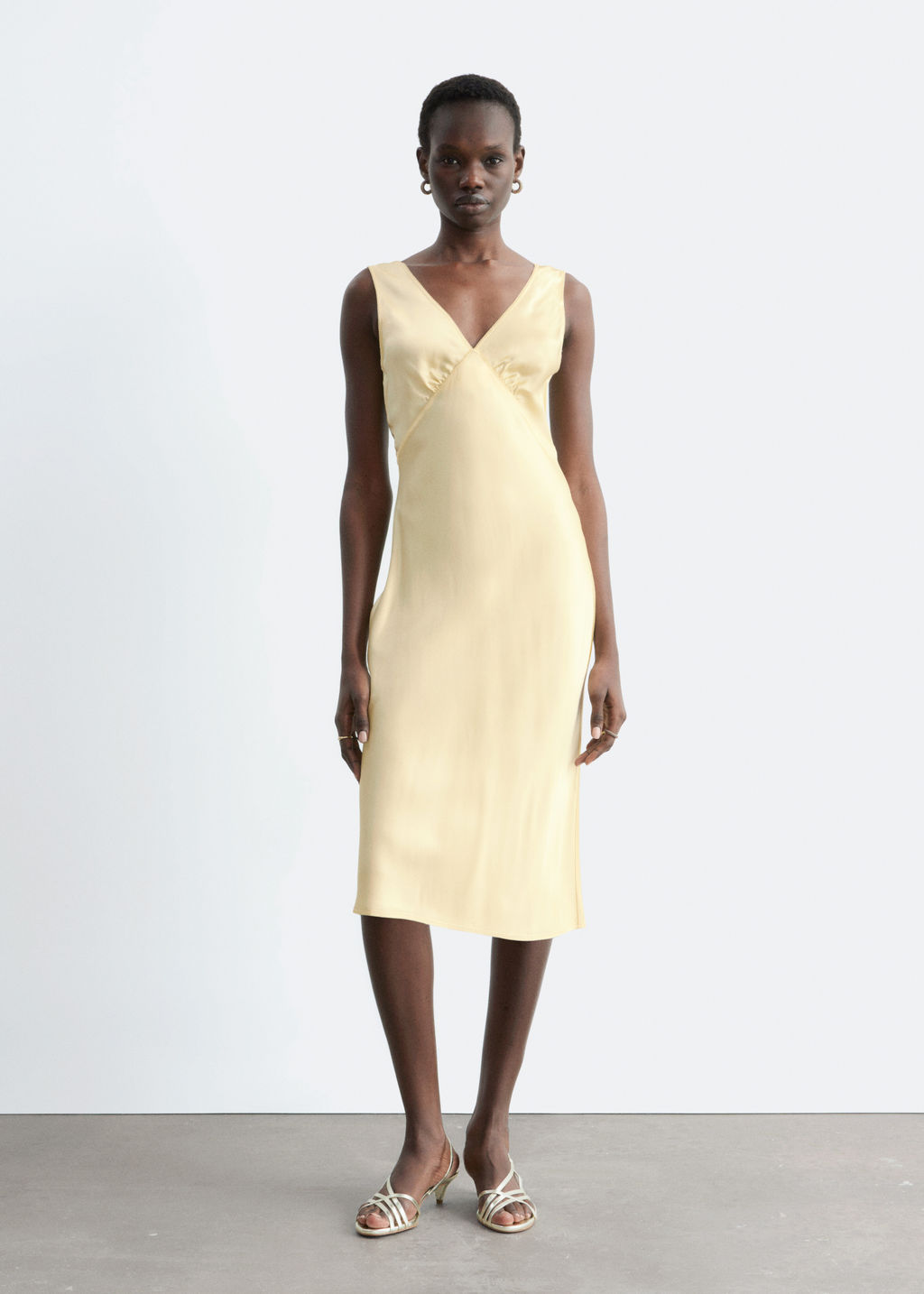 Vestido midi lencero con escote en pico - H&m фото 5