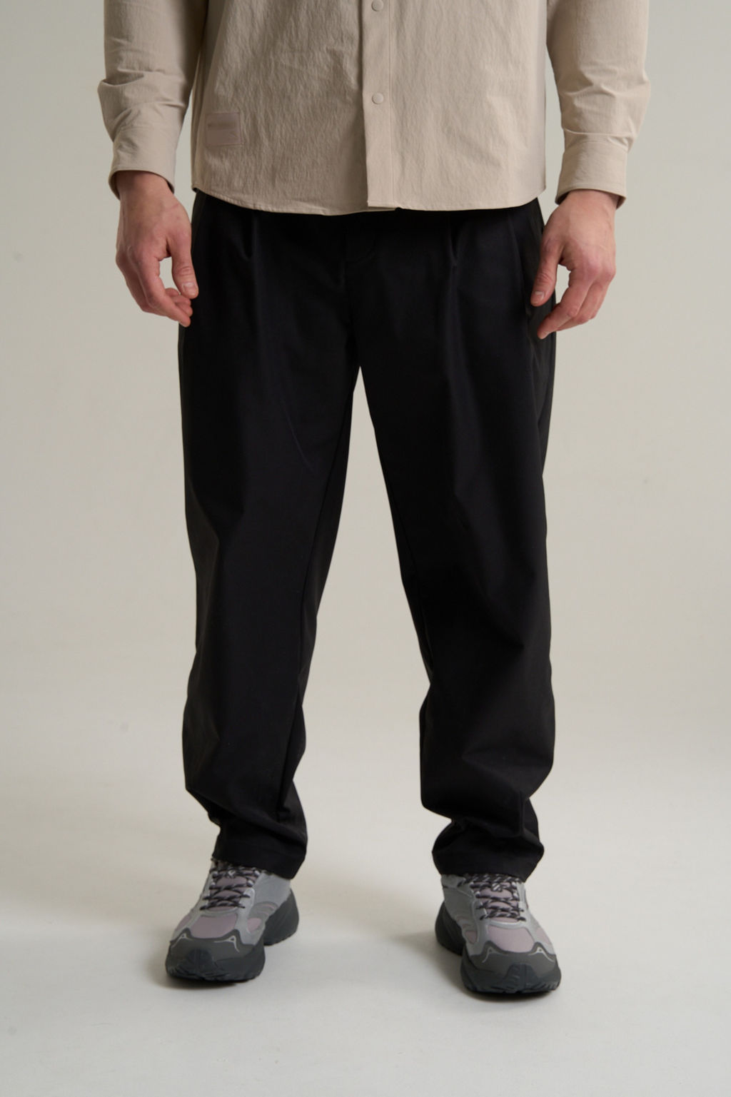 Брюки текстильные Черный COMMUTE Woven Track Pants