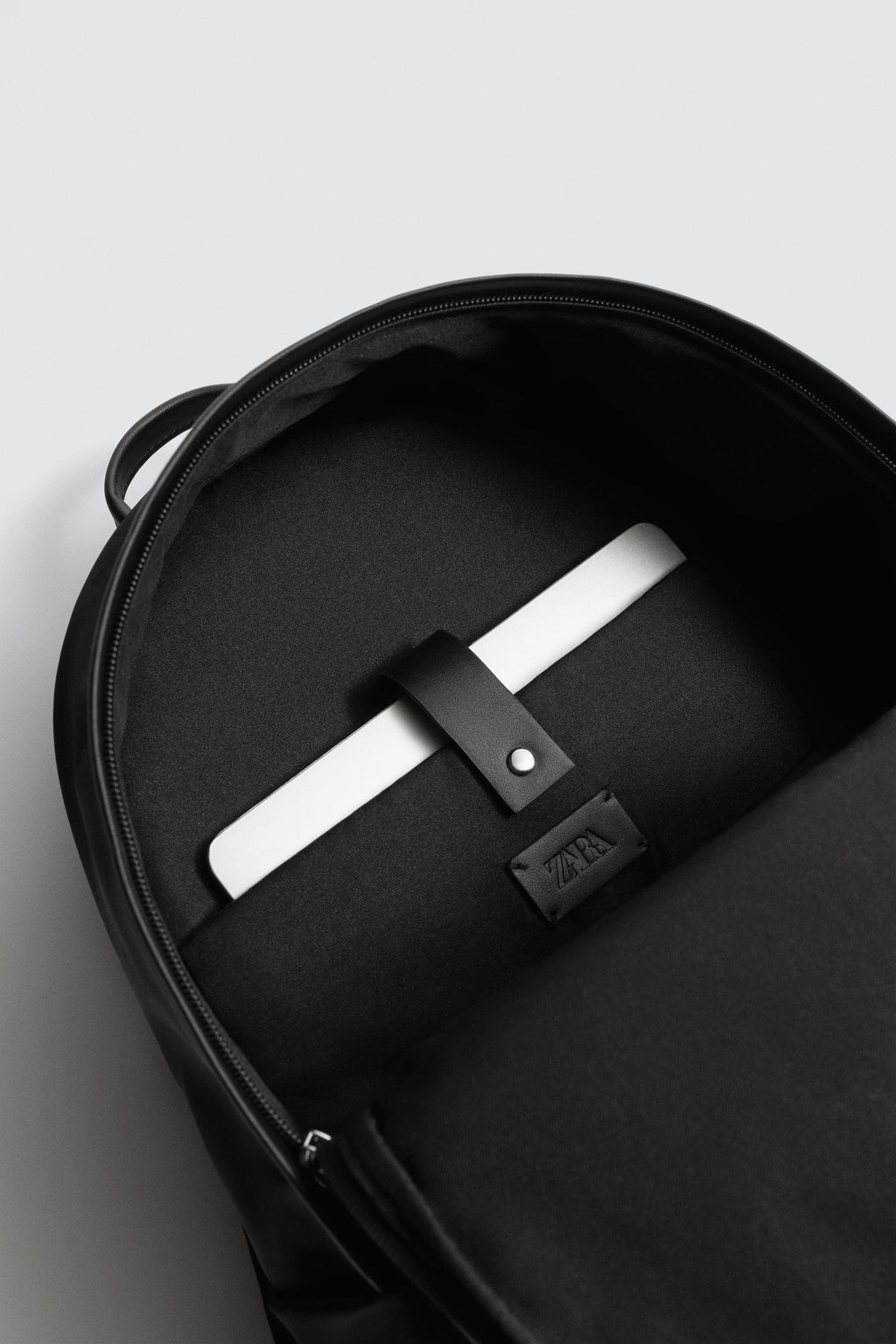 MOCHILA T?CNICA / Negro - Zara фото 4