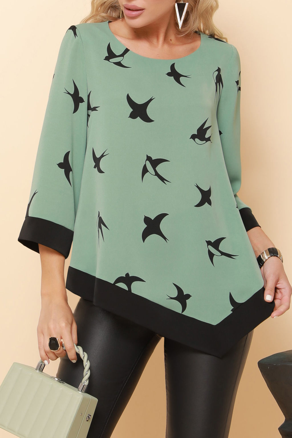 Блузка мятная с контрастной отделкой - Dstrend фото 3