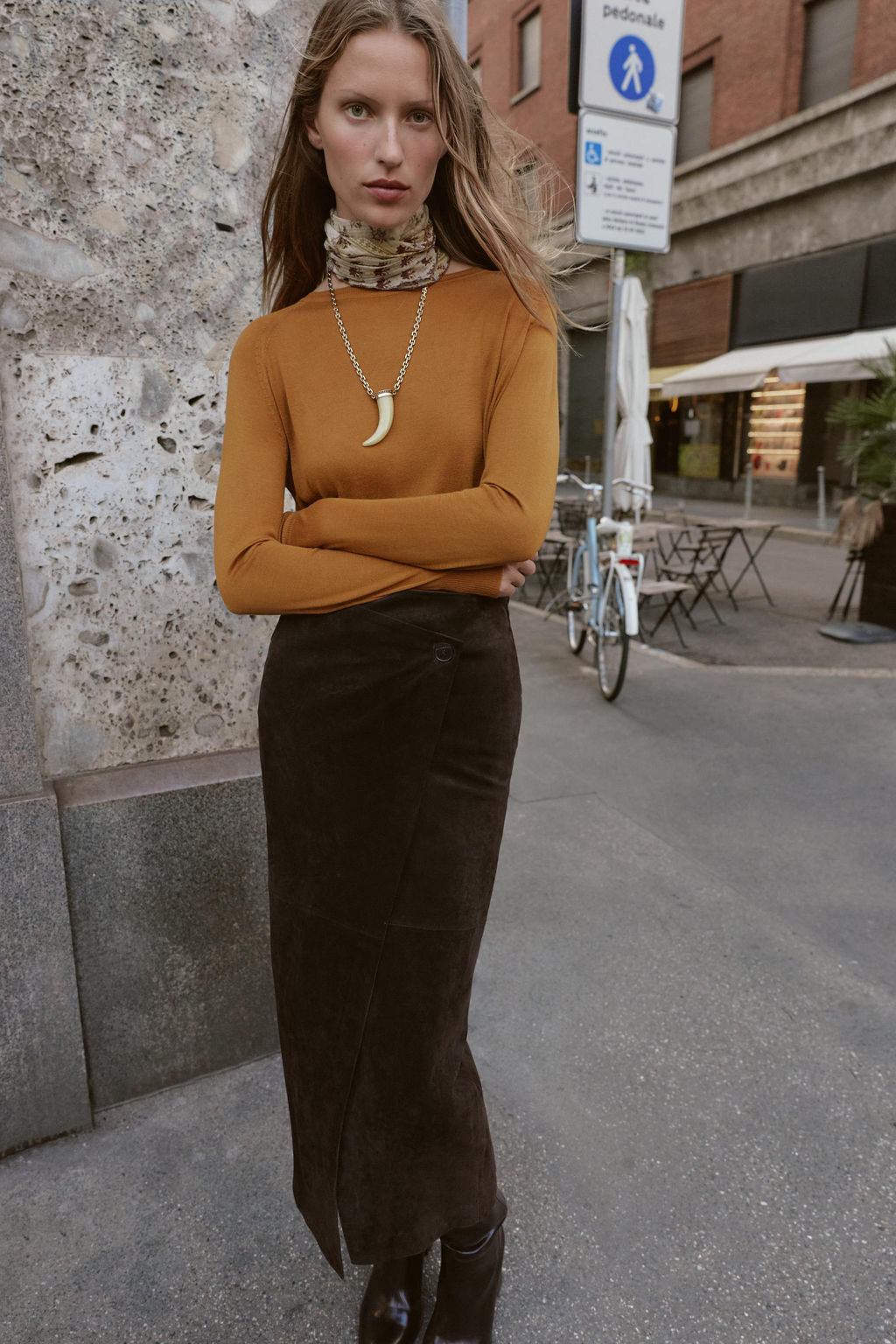 FINE KNIT SWEATER