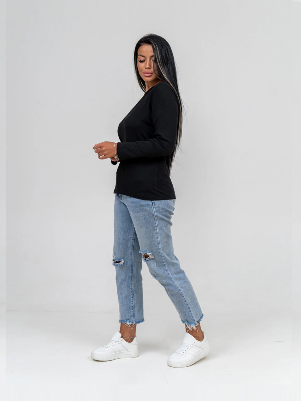 Лонгслив женский, цвет черный