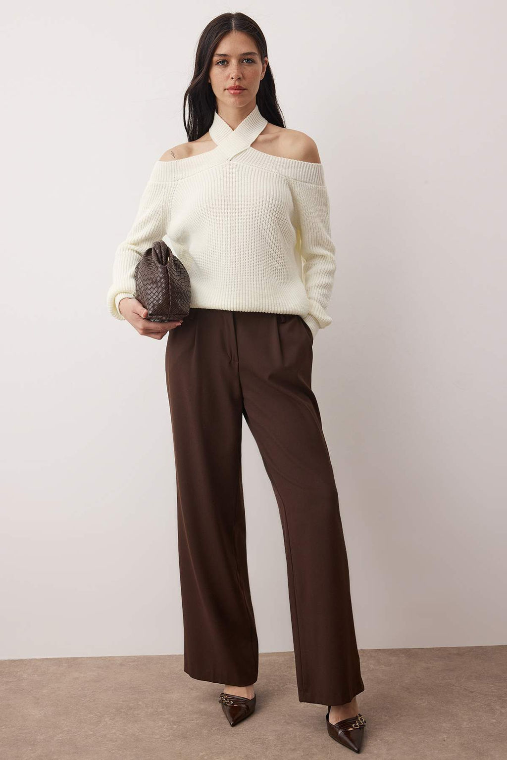 Siyah Yaka Detayl? Crop/K?sa Triko Kazak TWOAW26KZ00105 - Trendyolmilla фото 6