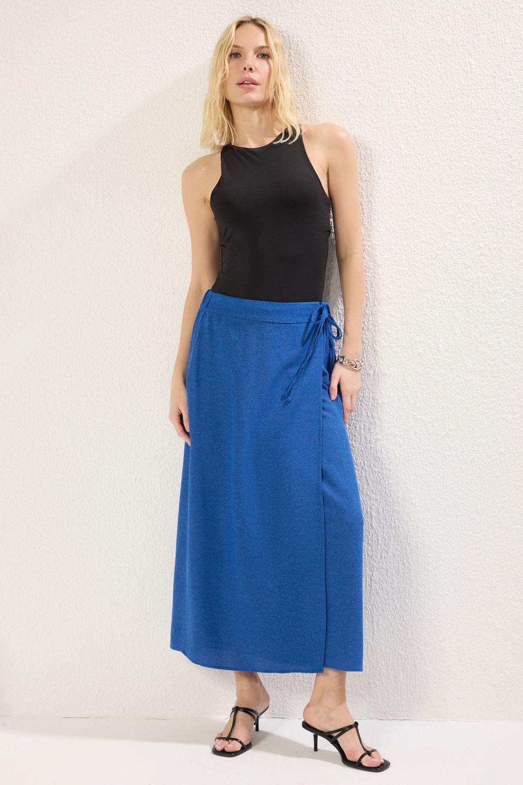 TRENDYOLMILLA Lacivert Baglama Detayl? Kruvaze Kapama Maxi Boy Dokuma Etek TWOSS25ET00126 фото 3