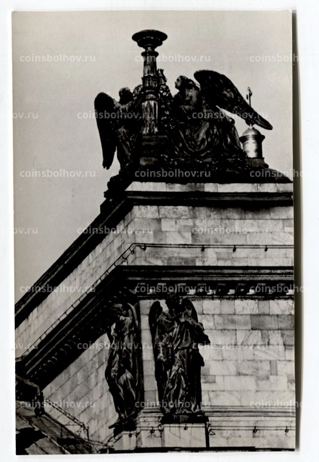 Открытка Исаакиевский собор Скульптурная группа Ангелы со светильником