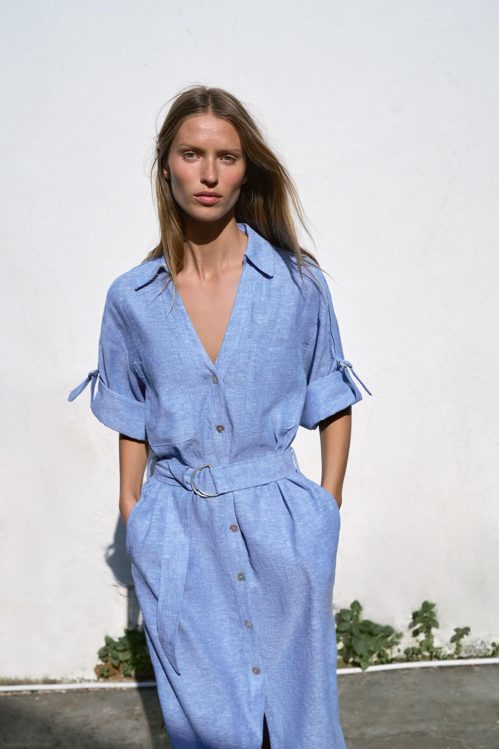 VESTIDO MIDI CON LINO CINTUR?N / Azul