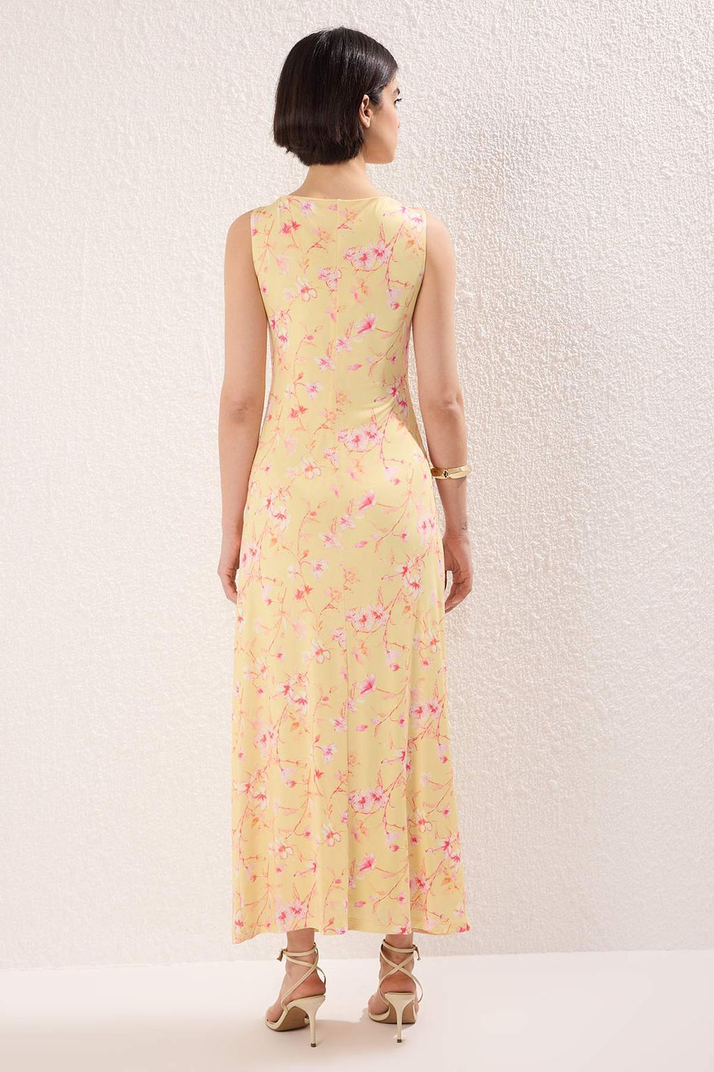 Turuncu Cicek Bask?l? Parlak Yuzeyli Kay?k Kaya Vucuda Oturan Esnek Orme Kalem Elbise TWOSS24EL00528