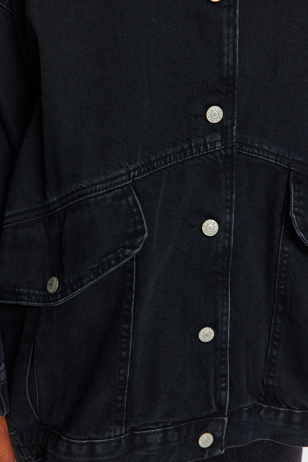 Siyah Cep Detayl? Oversize Denim Ceket TWOSS21CE0289 - Trendyolmilla фото 5