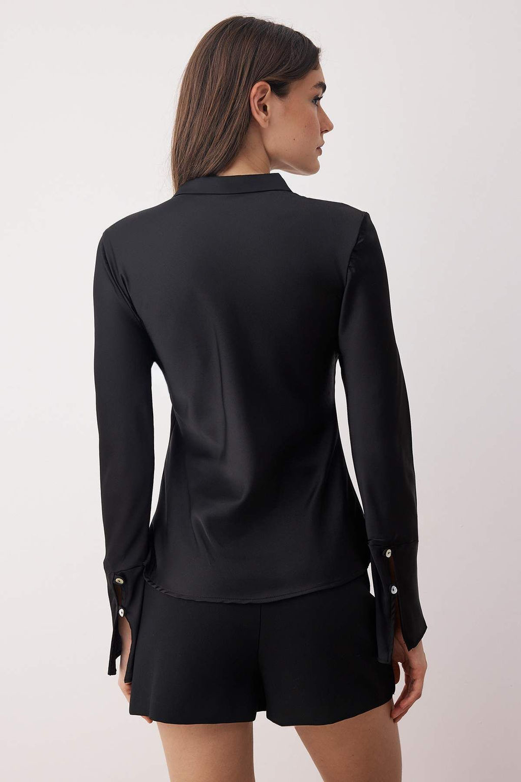 Siyah Dugme Detayl? Bel Formlu Saten Gomlek TWOAW26GO00029 - Trendyolmilla фото 4