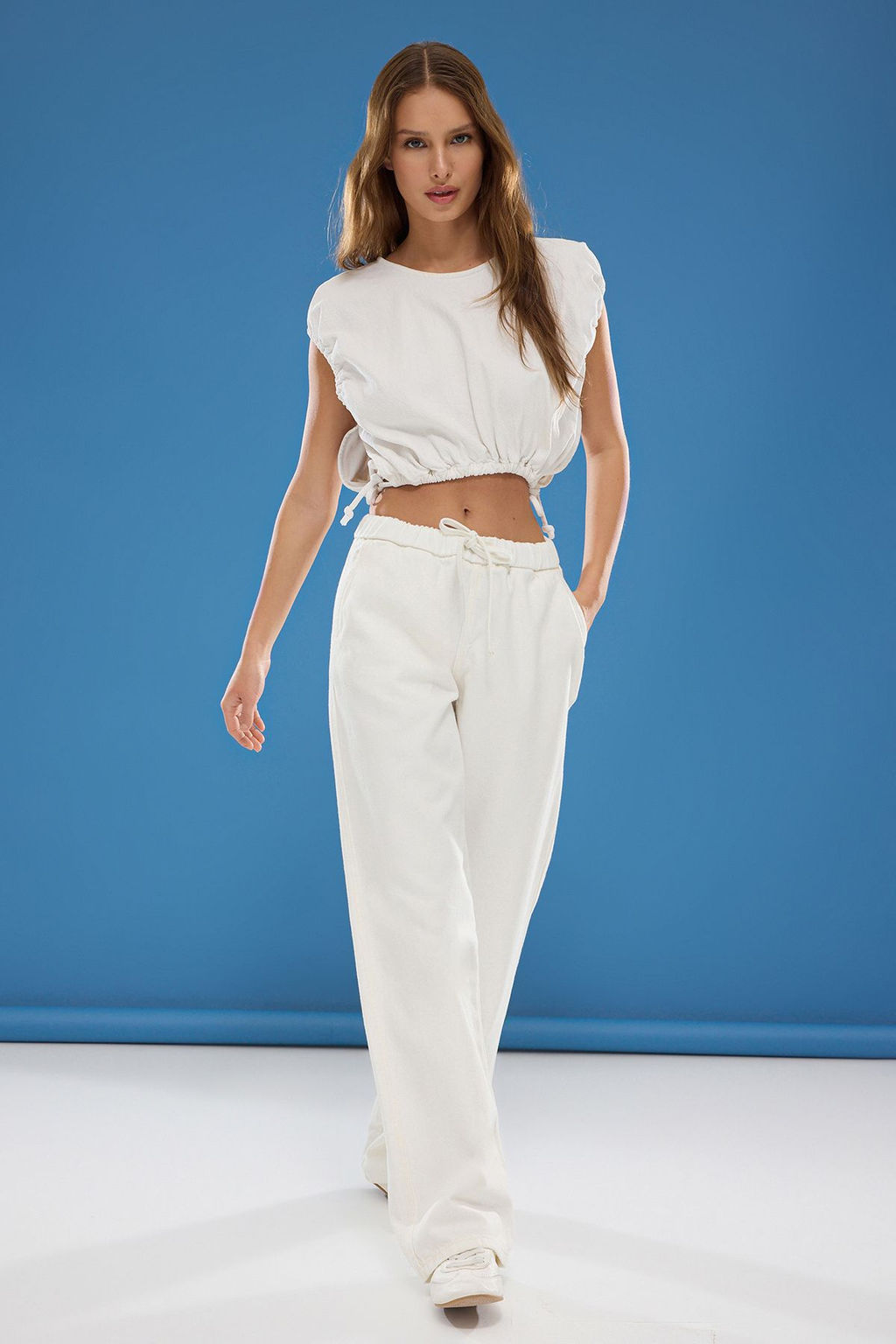 Beyaz Beli Lastikli Normal Bel Wide Leg Jeans TWOSS25JE00050