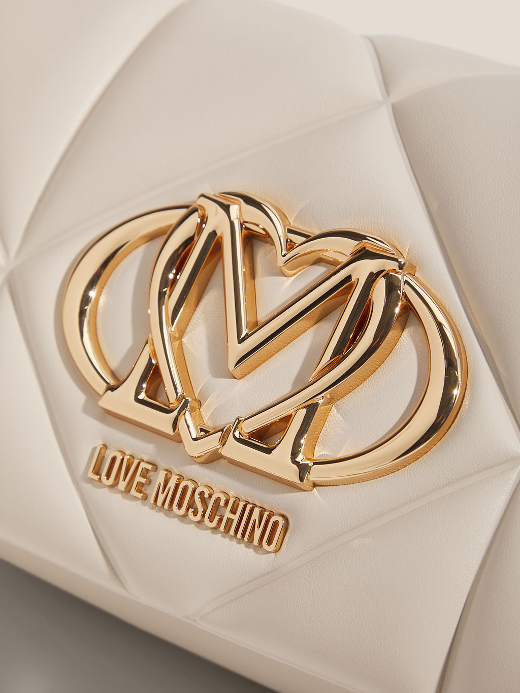 Женская сумка с ручкой LOVE MOSCHINO EMBOSSED Q Артикул 4561080, молочно-белый  фото 2