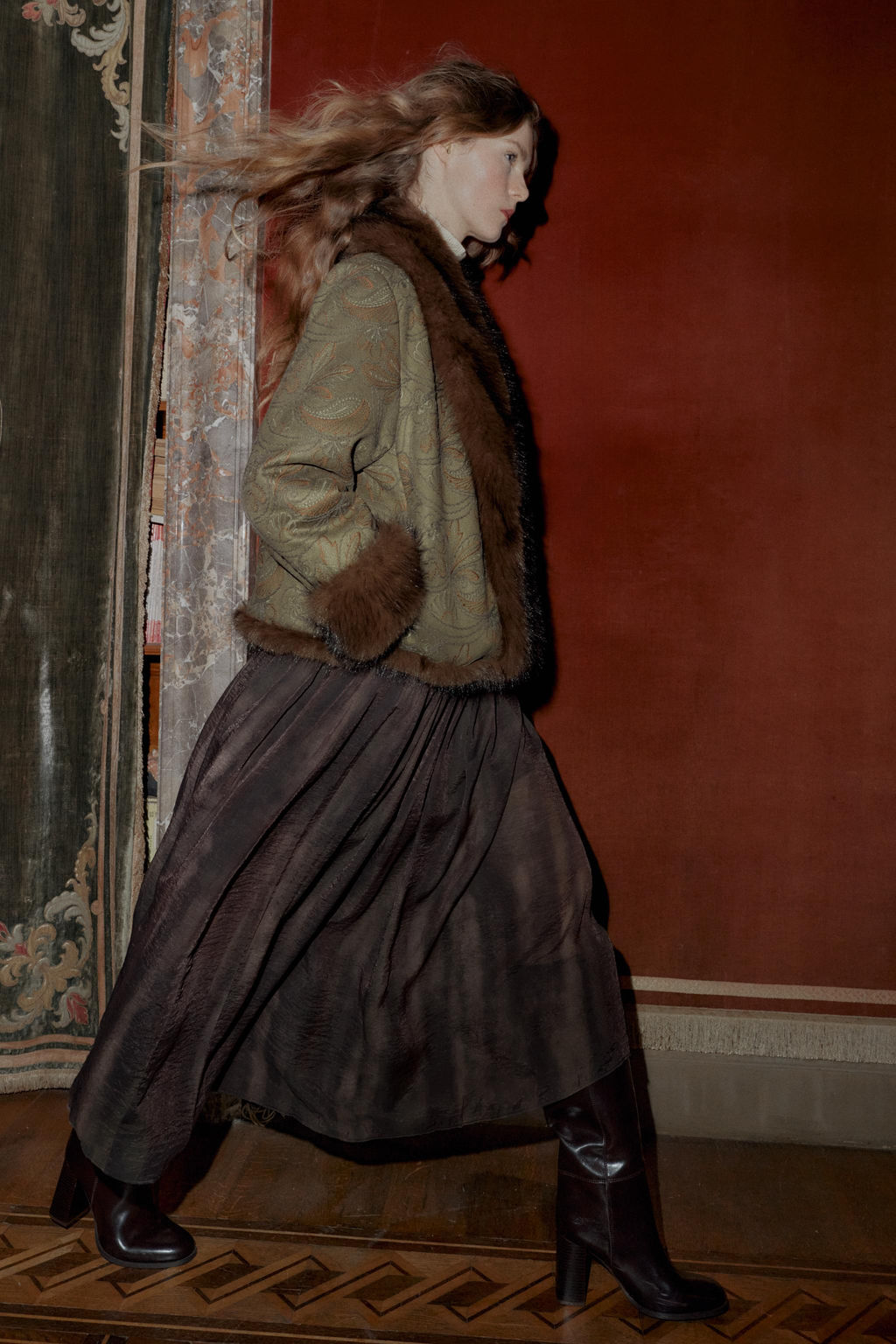 BLURRED PRINT MIDI SKIRT WITH BELT