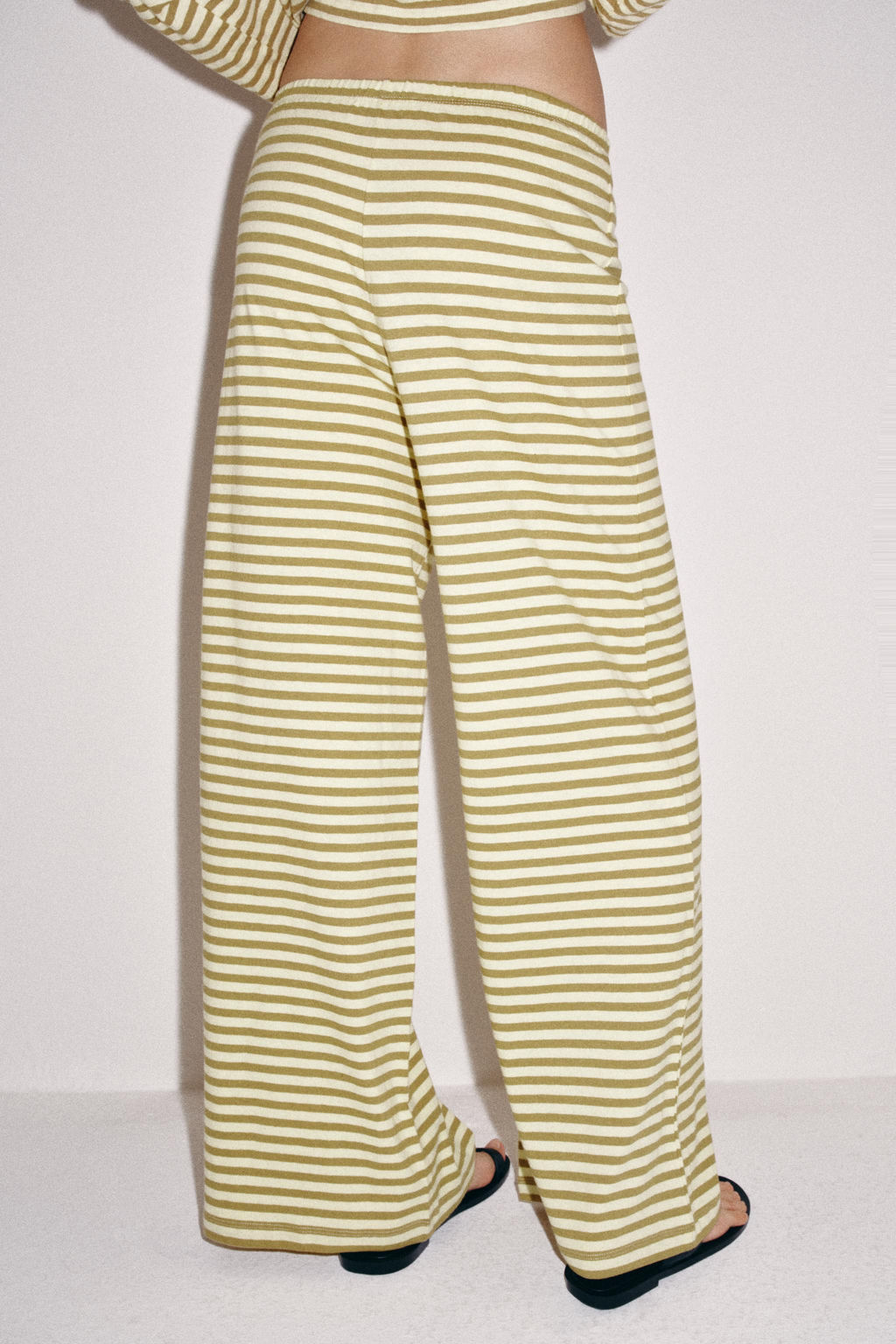 PANTAL?N RAYAS ALGOD?N Y LINO / Beige / Tostado - Zara фото 3