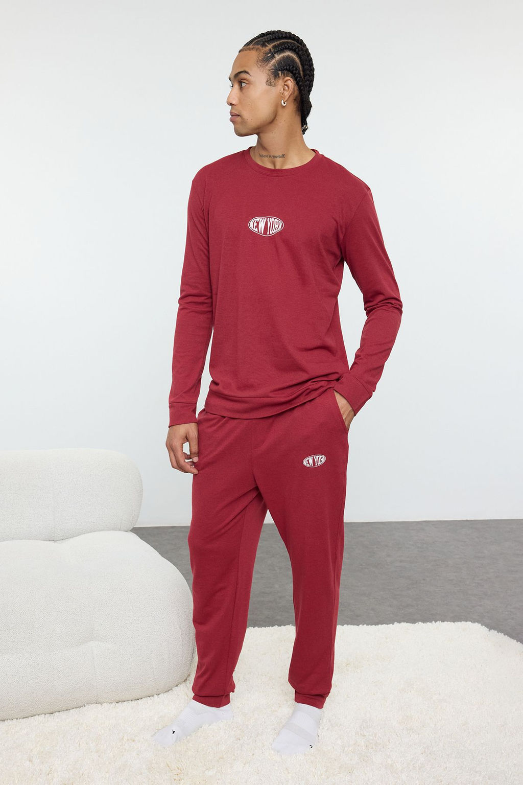 TRENDYOL MAN Erkek Lacivert Regular Fit Bask?l? Orme Pijama Tak?m? TMNAW25PT00002