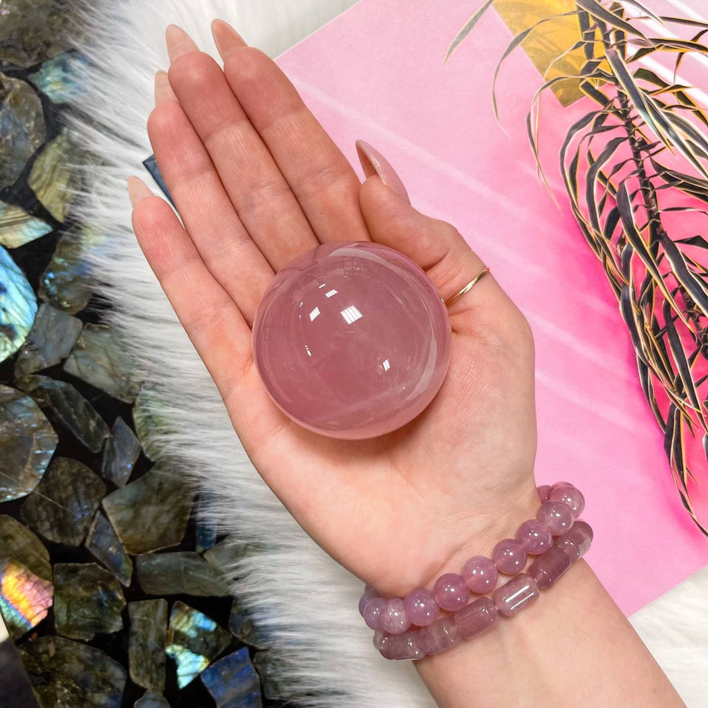 Шар из мадагаскарского Розового кварца