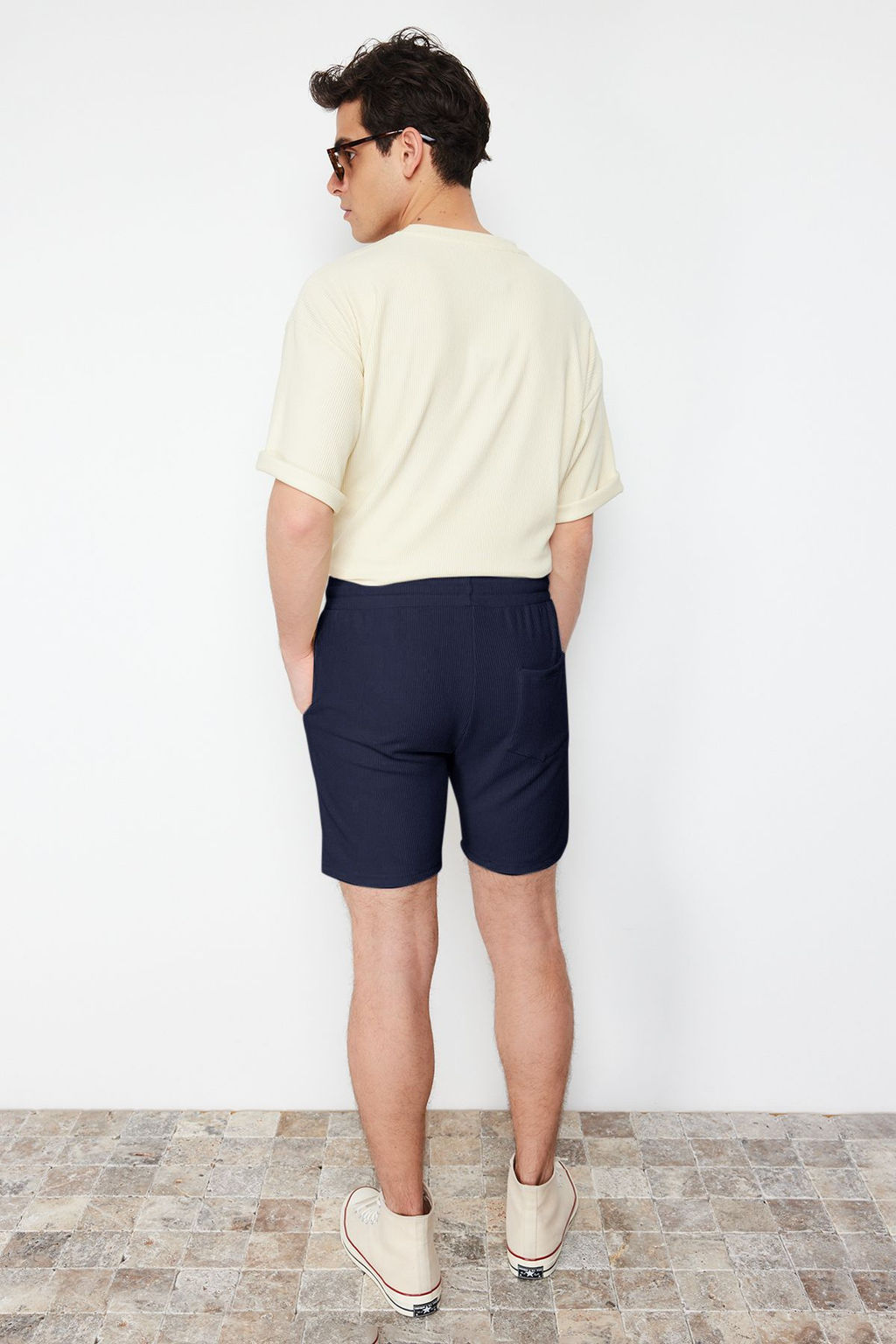 Basic Lacivert Regular/Normal Kesim Orta Boy Bagc?kl? Dokulu K?r?smaz Ottoman Sort TMNSS23SR00039