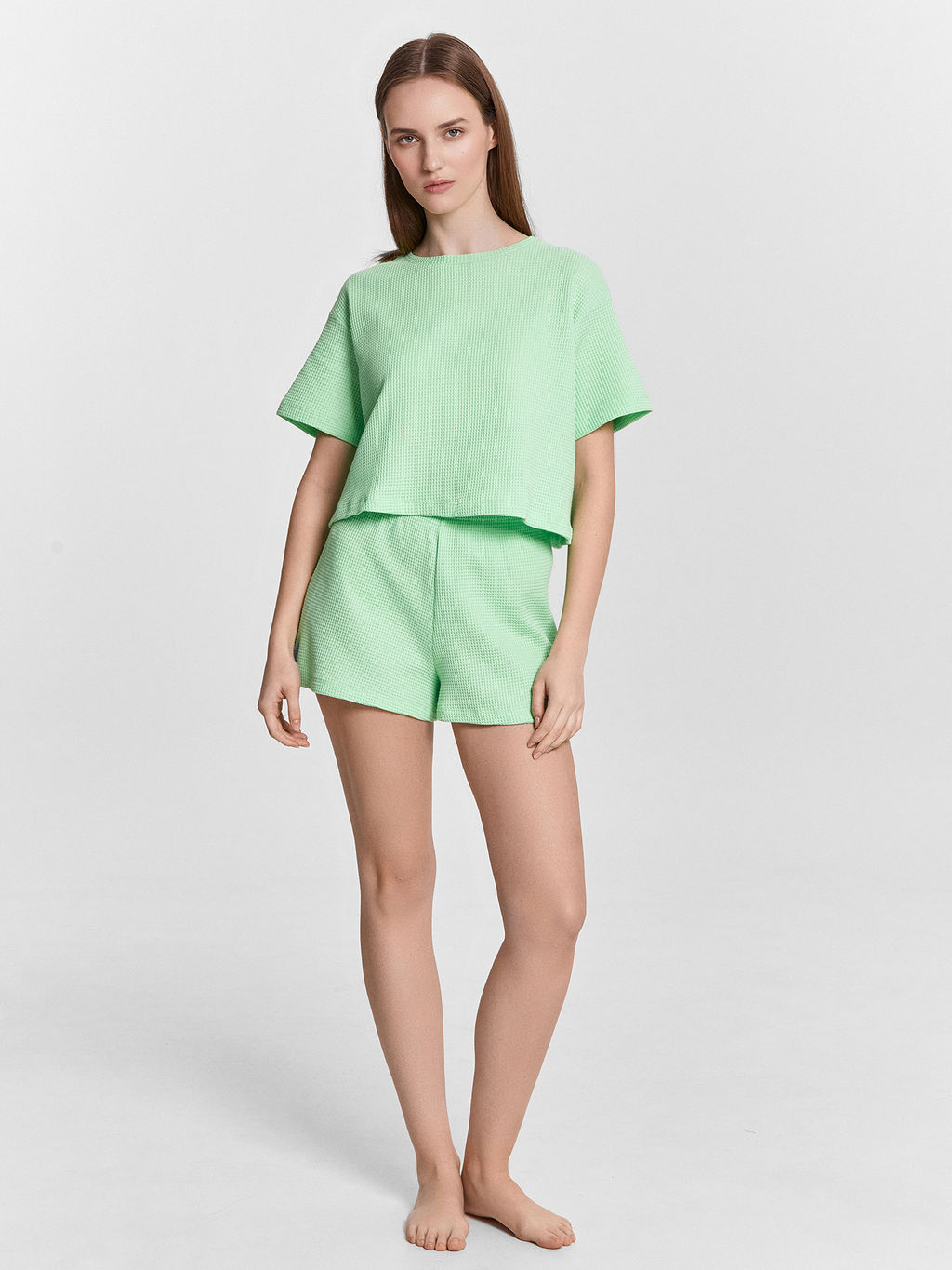 КОМПЛЕКТ ЖЕНСКИЙ (ФУТБОЛКА, ШОРТЫ)