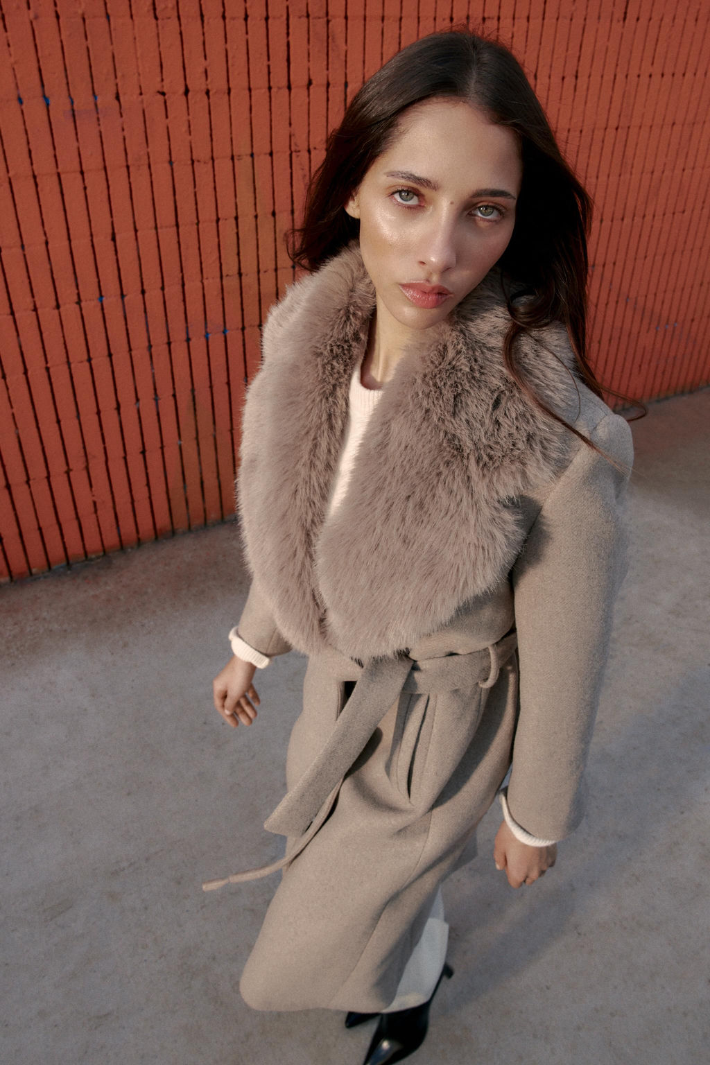 WOOL COAT WITH FAUX FUR LAPEL AND BELT - Zara фото 13