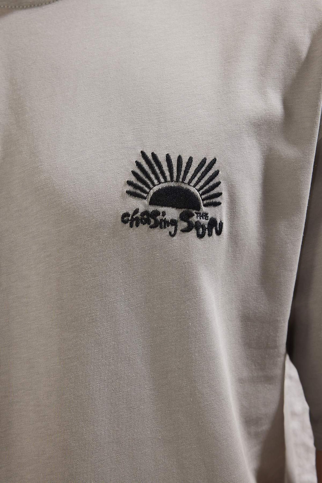 TRENDYOL MAN Antrasit Unisex Oversize/Genis Kesim Bask?l? %100 Pamuk T-Shirt TMNSS25TS00031 - Trendyolmilla фото 3
