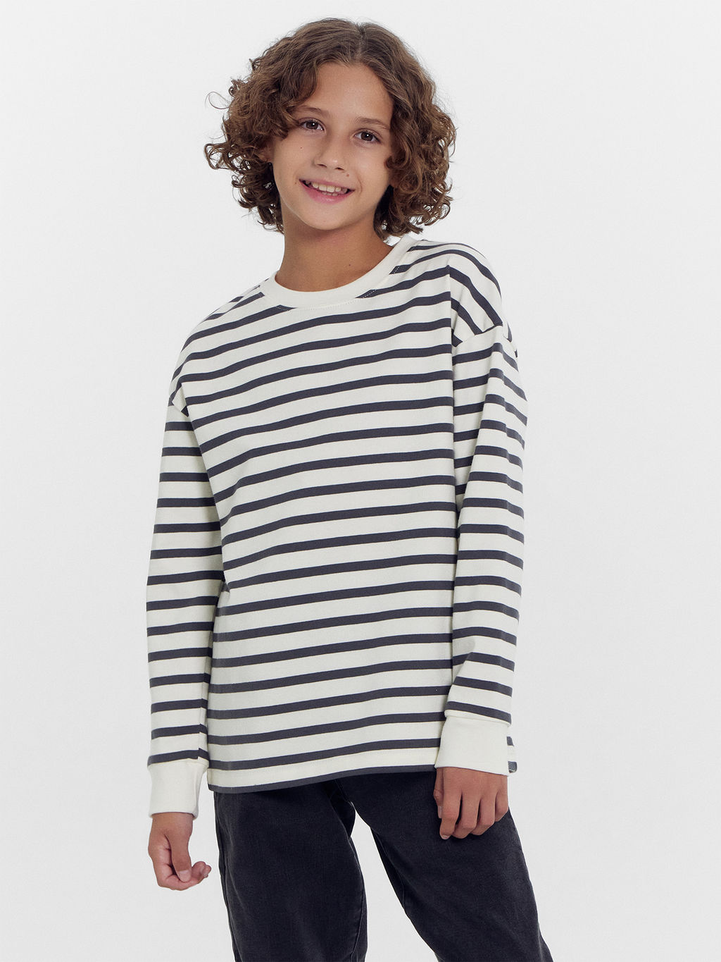 Лонгслив для мальчиков светло-молочный в графитовую полоску - Mark formelle фото 2