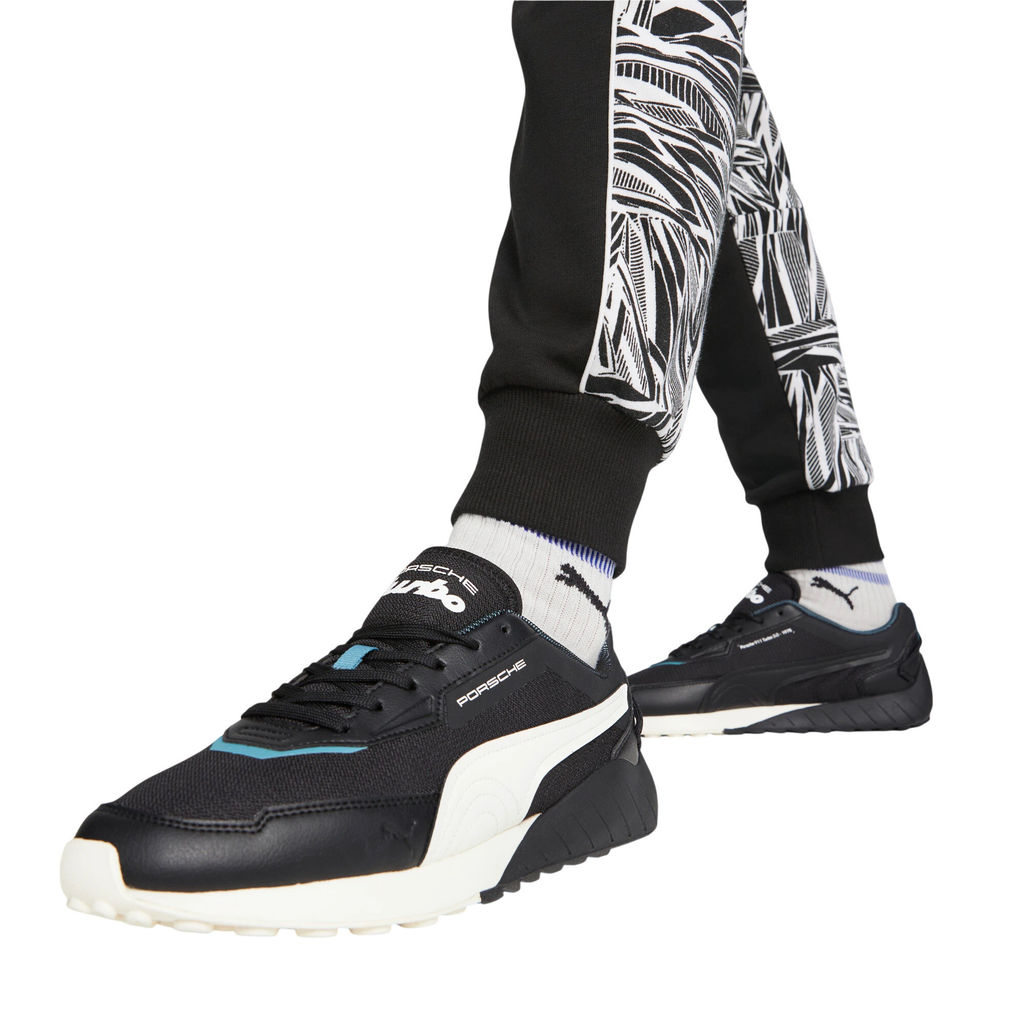 Кроссовки взрослые