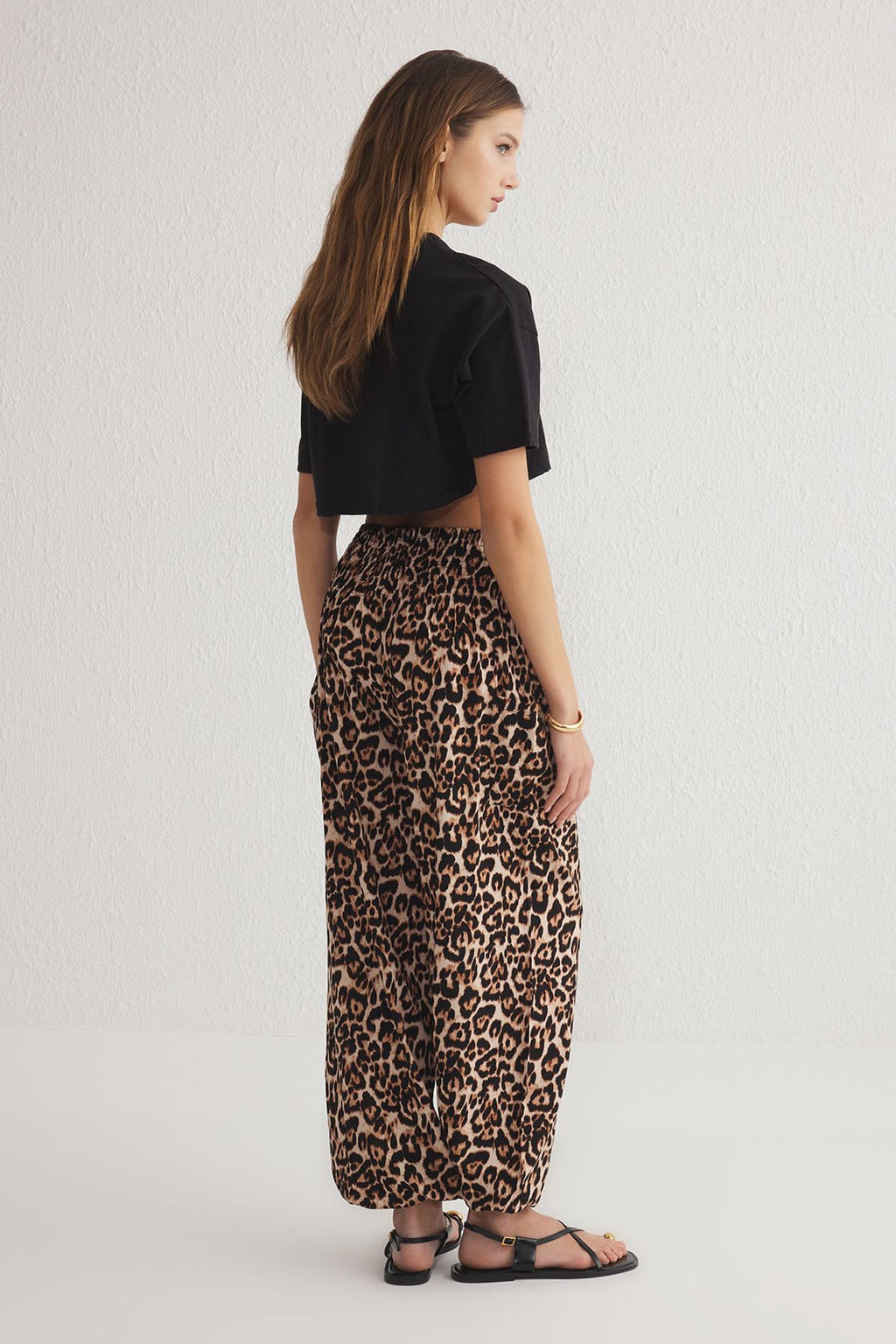 Cok Renkli Leopar Desenli Pacalar? Lastikli Salvar Form Dokuma Pantolon TWOSS25PL00063