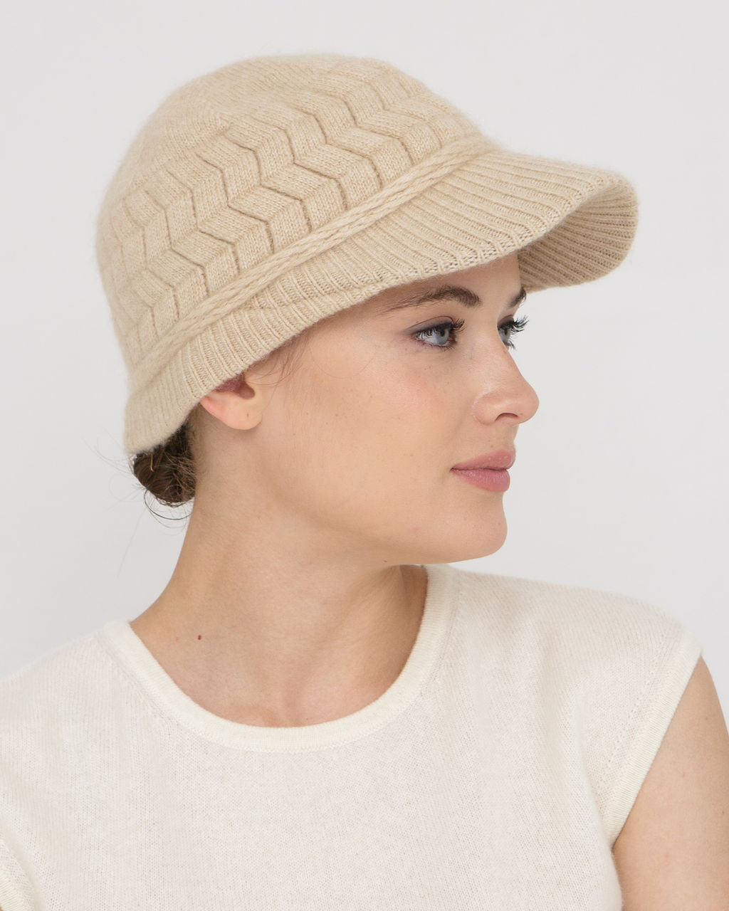 Шапка из кашемира 04142 бежевая
