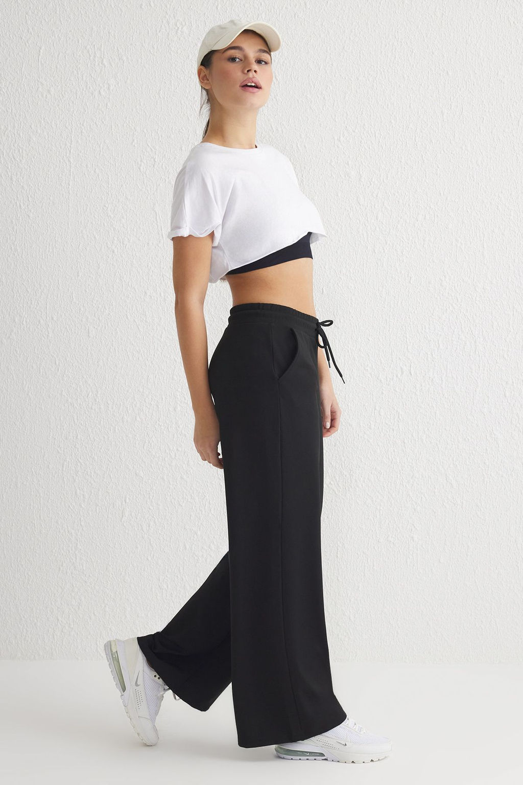 Siyah Ici Polarl? S?cak Tutan Dalg?c/Scuba Kumas Spor Orme Esofman Alt? THMSS25EA00000 - Trendyolmilla фото 2