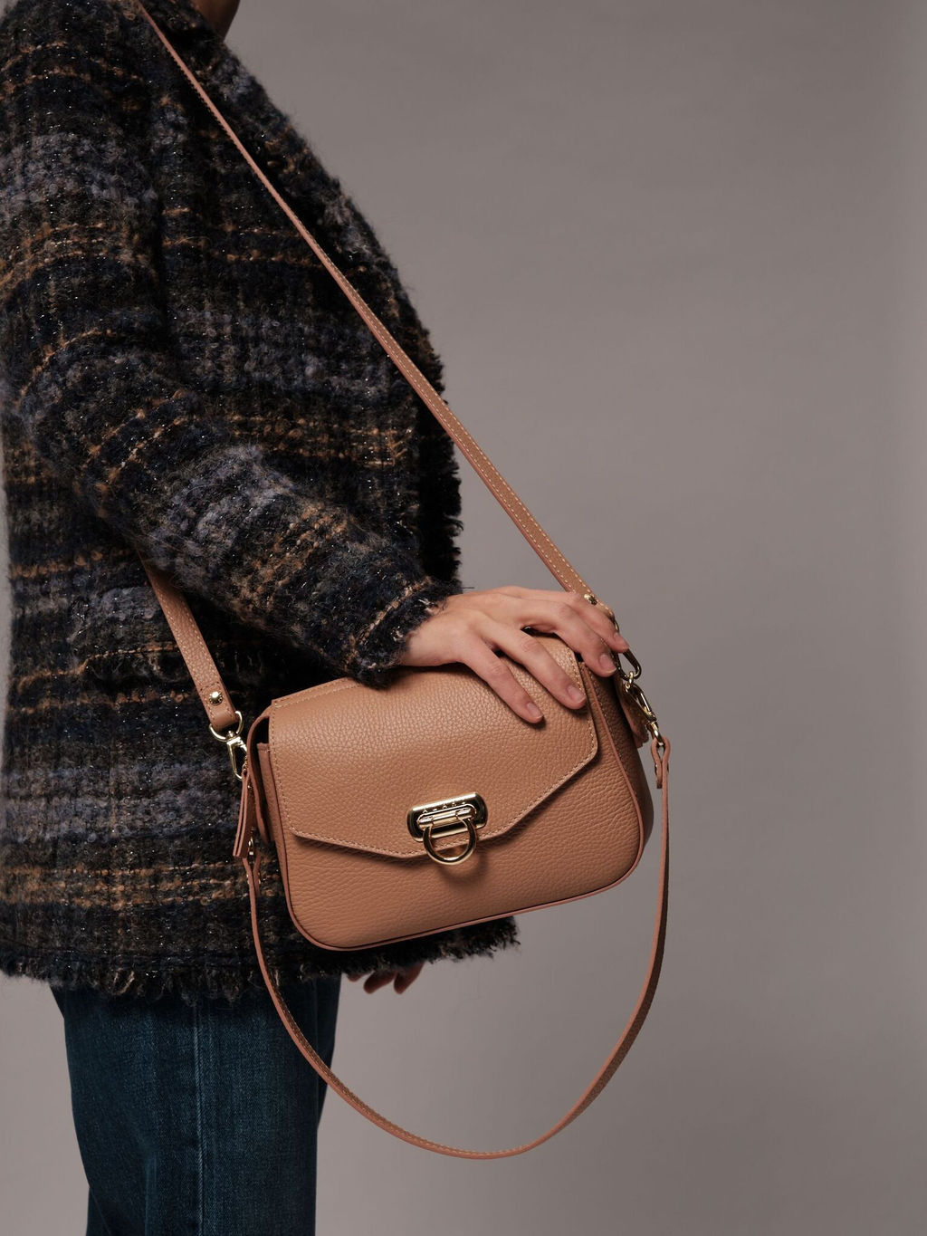 Сумка через плечо Azaro 3684 бежевая нуга